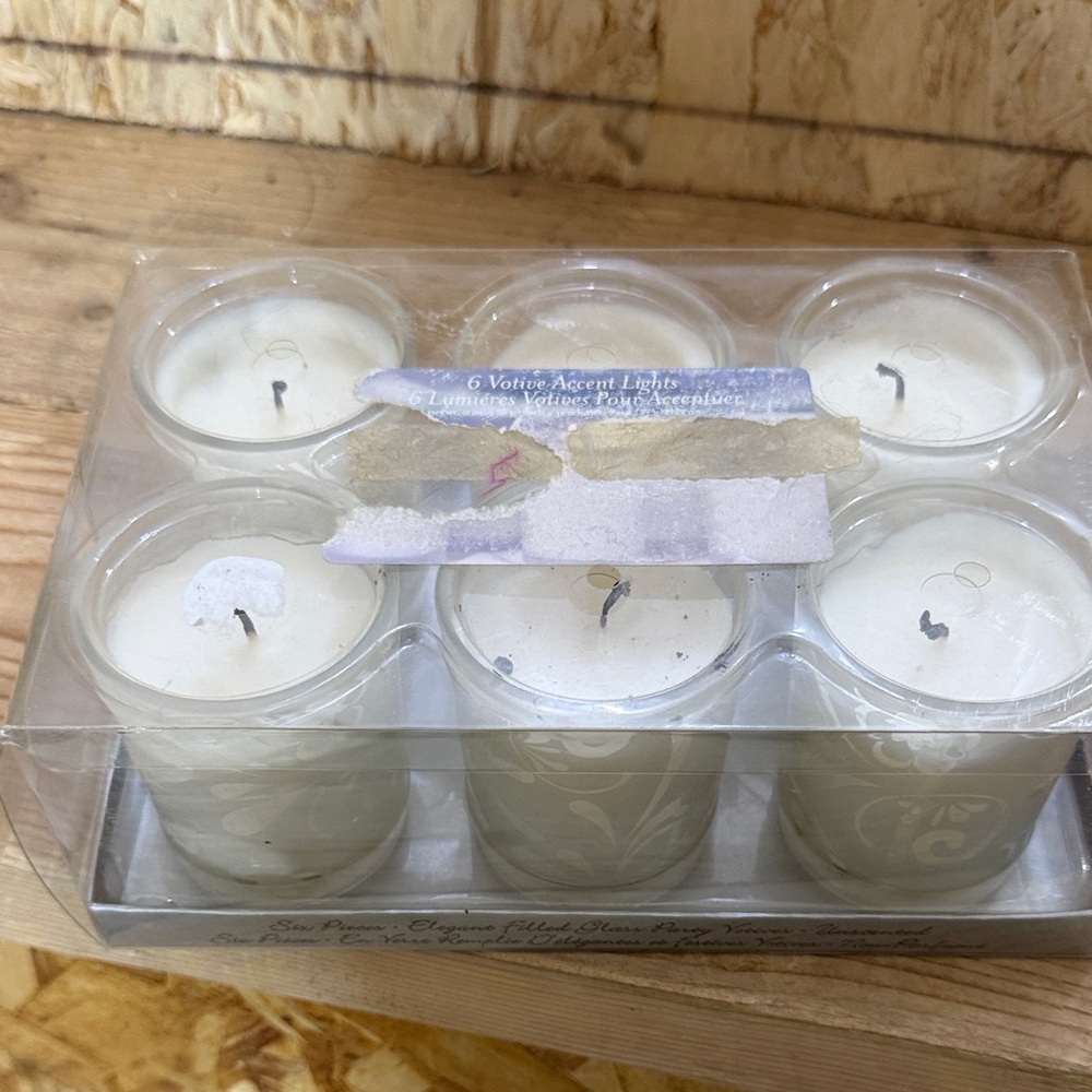 Six accent candles